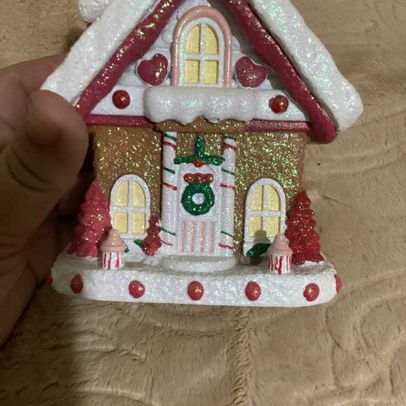 New Christmas Gingerbread House Soap Dispenser - Picture 6 of 7